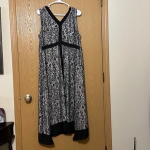Christopher & Banks Sleeveless Pattern Black and White Dress